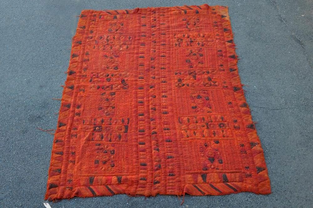 Appraisal: Indian Chain Stitch Rug Indian chain stitch rug Use wear