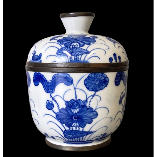 Appraisal: Hand painted Chinese porcelain tea jar cover Blue white painted