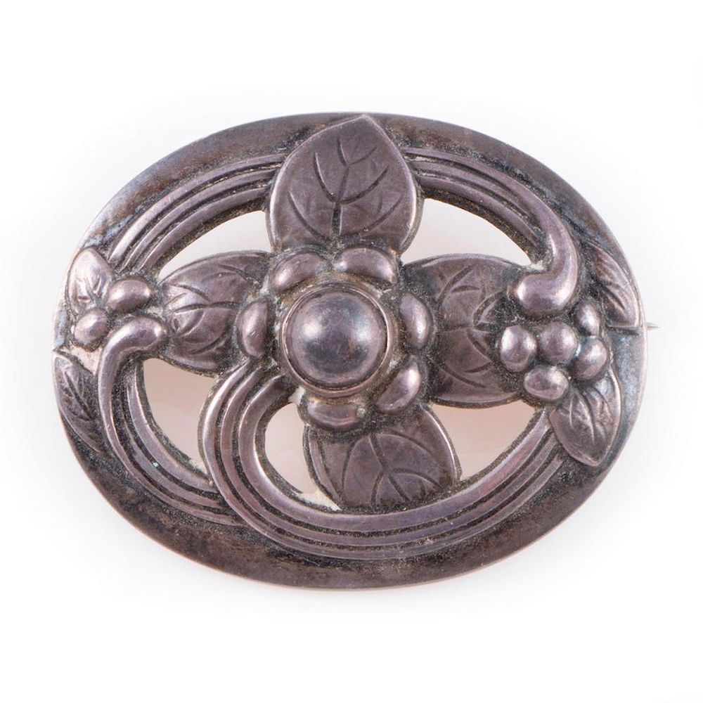 Appraisal: Georg Jensen sterling silver floral brooch length in Items are