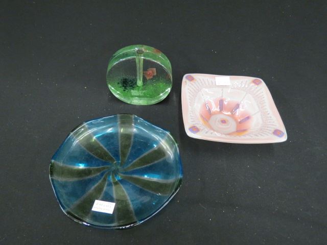 Appraisal: Art Glass Items Higgins squared bowl and pinwheel dish in