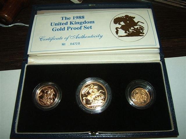 Appraisal: United Kingdom gold proof coin set consisting of a coin