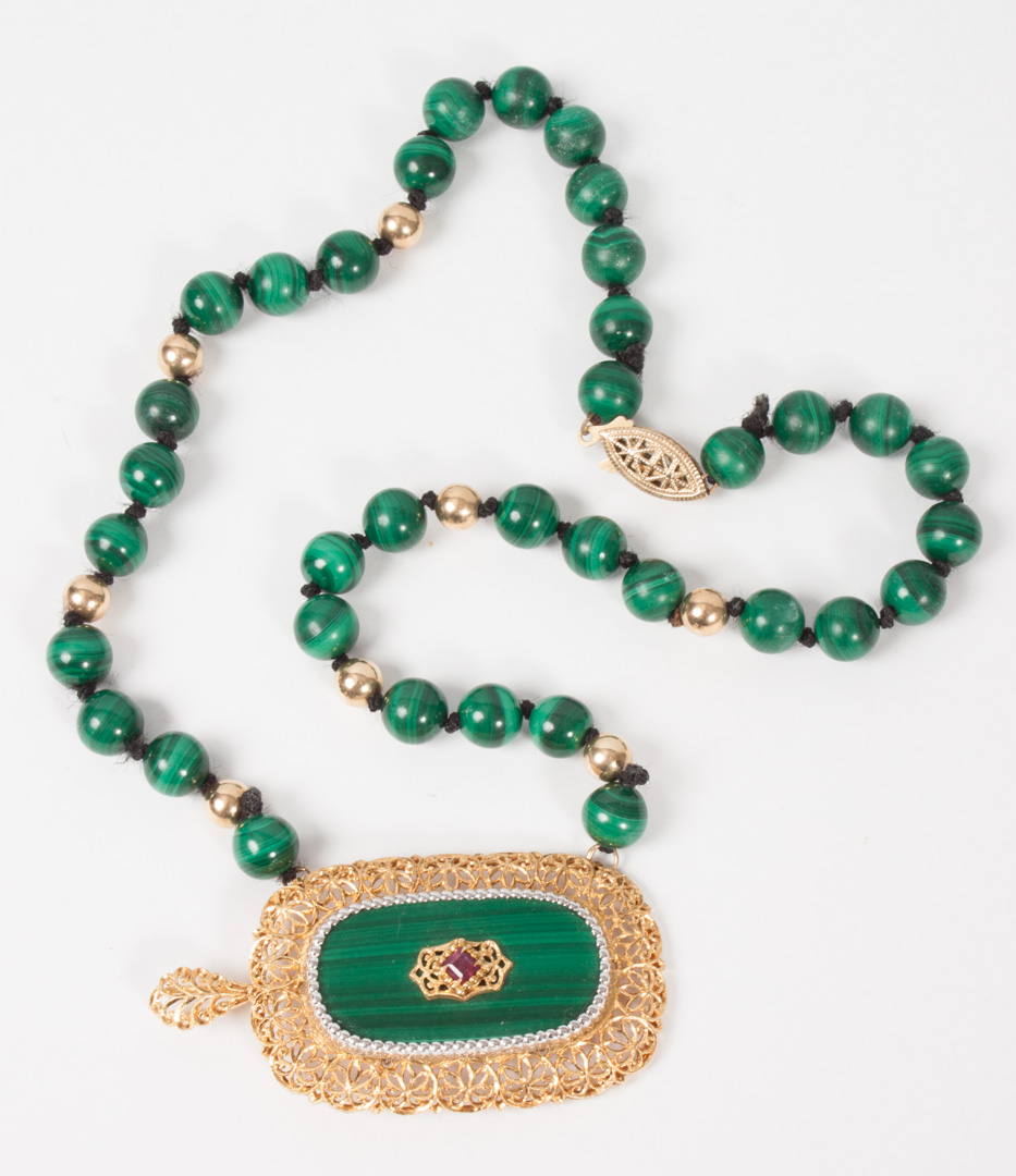 Appraisal: K gold ruby malachite filigree pendant marked Toliro in L