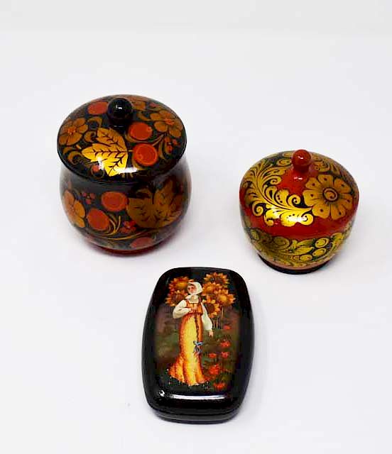 Appraisal: Russian lacquered boxes Russian lacquered boxes Condition Condition reports for