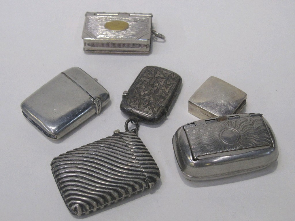 Appraisal: Lot comprising four vestas a snuff box and a pill