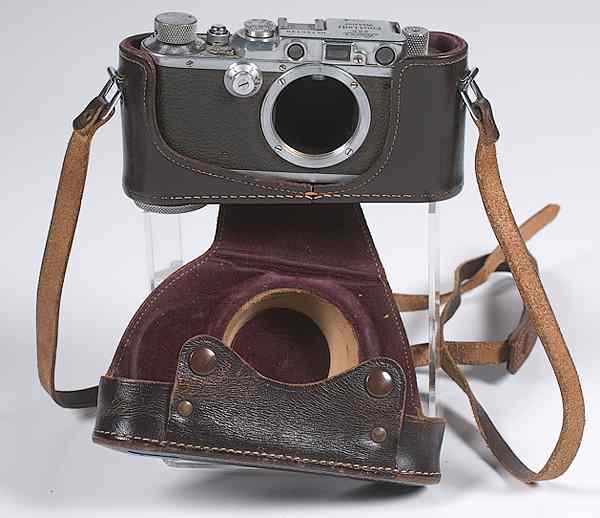 Appraisal: Leica III Ser No Leica III S N ca with