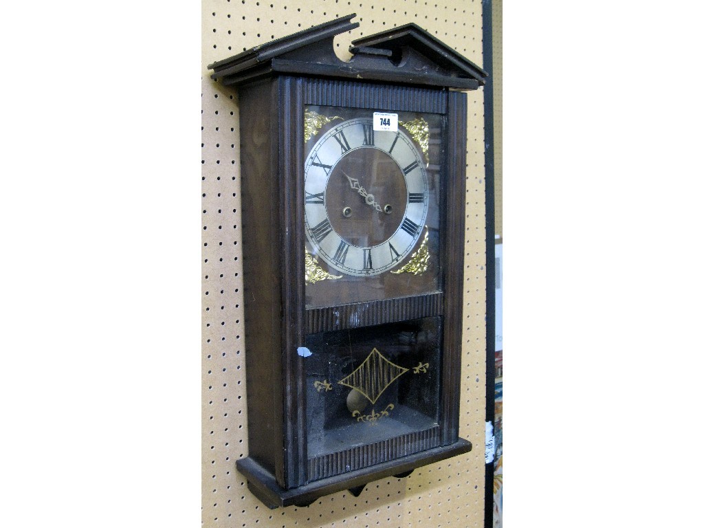 Appraisal: Reproduction wall clock