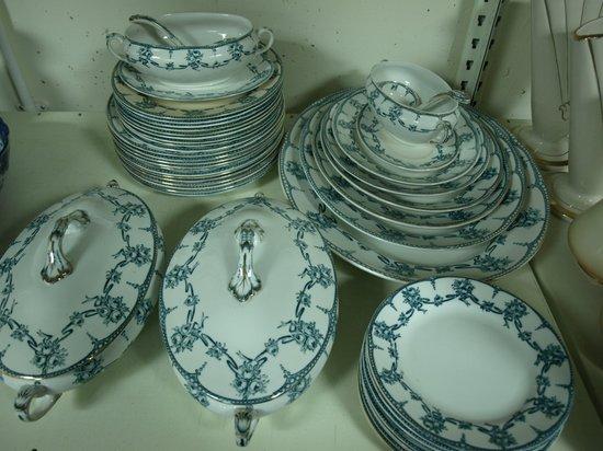 Appraisal: A Wedgwood Co part dinner service forty seven pieces