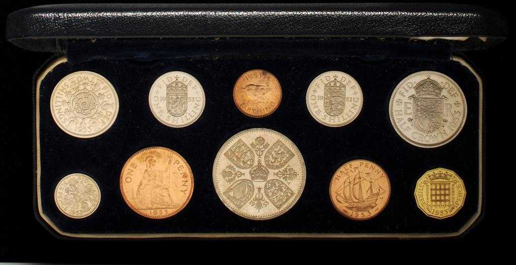 Appraisal: ELIZABETH II CROWN- FARTHING PROOF SET Official plush black box