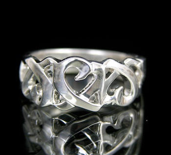 Appraisal: A Tiffany Co Sterling Silver Triple Heart Ring Sterling silver