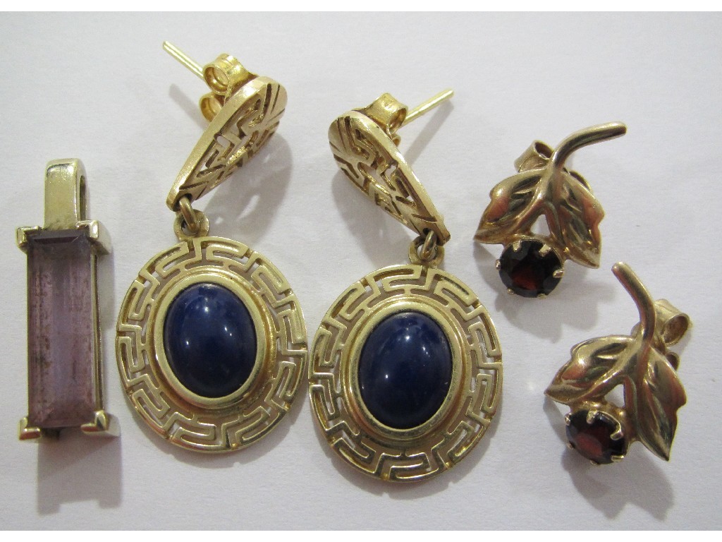 Appraisal: Lot comprising ct gold lapiz lazuli set drop earrings ct