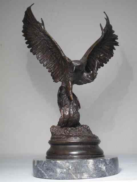 Appraisal: th century bronze sculpture of an eagle in flight By