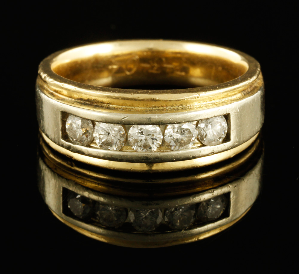 Appraisal: - K Men's Diamond Ring K gold and diamond men's