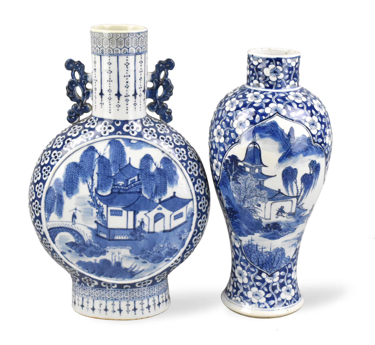 Appraisal: A Chinese th C blue white moon flask with handles