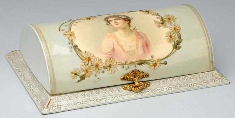 Appraisal: Celluloid Toilet Manicure Case Description Circa late s to early