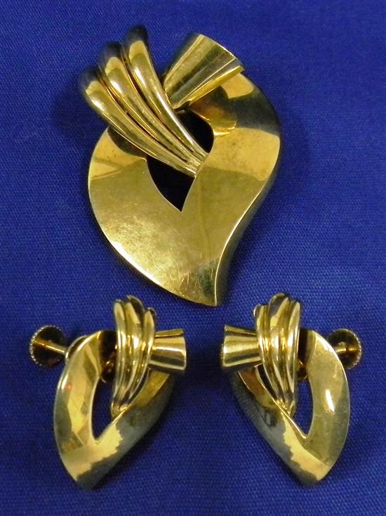 Appraisal: JEWELRY Retro style K yellow gold Tiffany Co earrings and