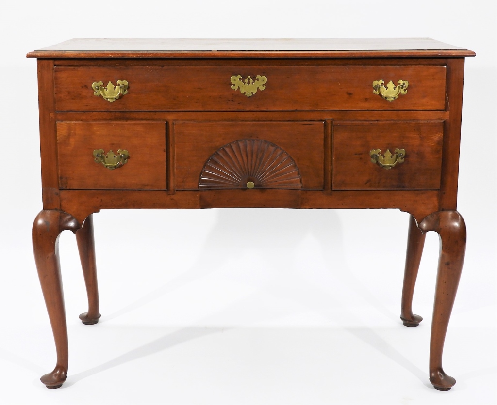 Appraisal: C CONNECTICUT QUEEN ANNE LOWBOY DRESSING TABLE Connecticut th CenturyMolded