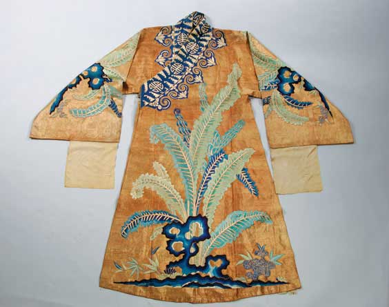 Appraisal: ANTIQUE CHINESE ROBE Large and antique Chinese embroidered silk and