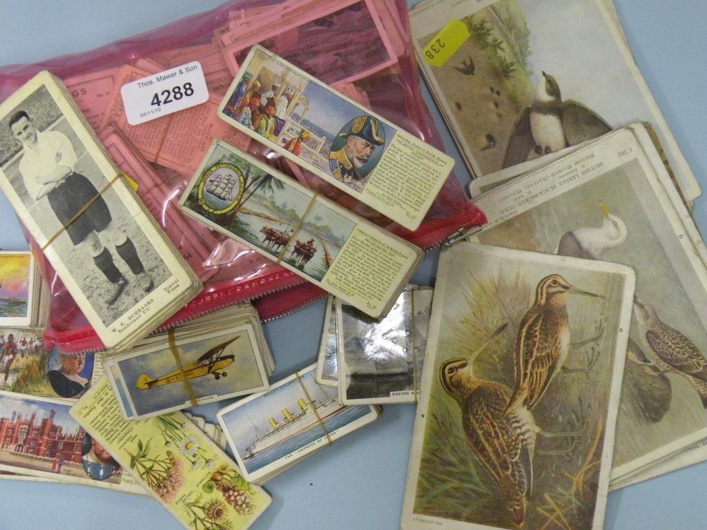 Appraisal: A quantity of cigarette and tea cards and various postcards