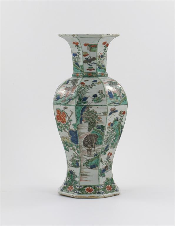 Appraisal: A Chinese famille verte octagonal section vase