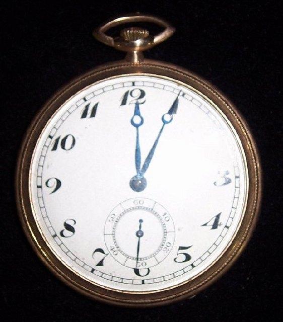 Appraisal: A gentleman's carat gold open faced pocket watch the case