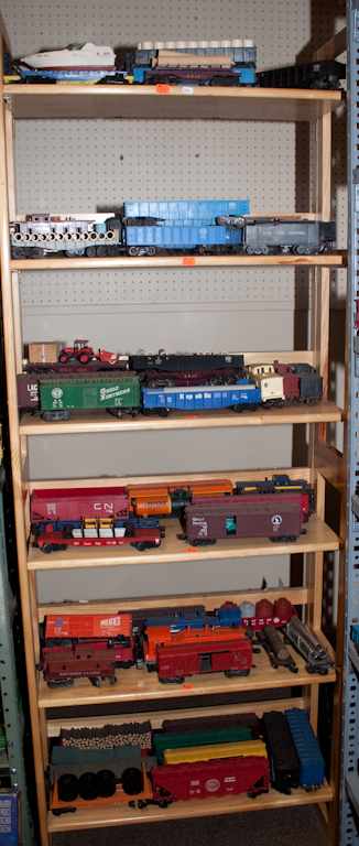 Appraisal: Assorted diesel locomotives and rolling stock makers include Lionel Williams