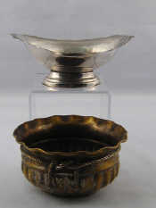 Appraisal: A silver open oval dish on stand Sheffield approx cm