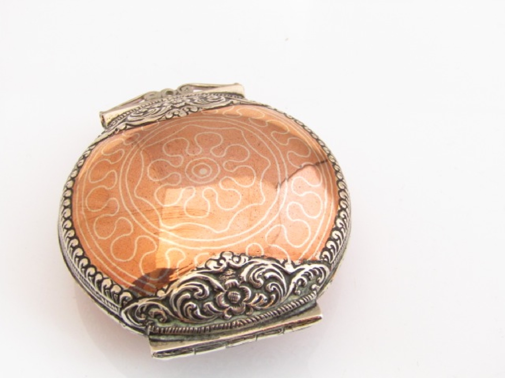 Appraisal: A th century copper and white metal overlaid snuff box