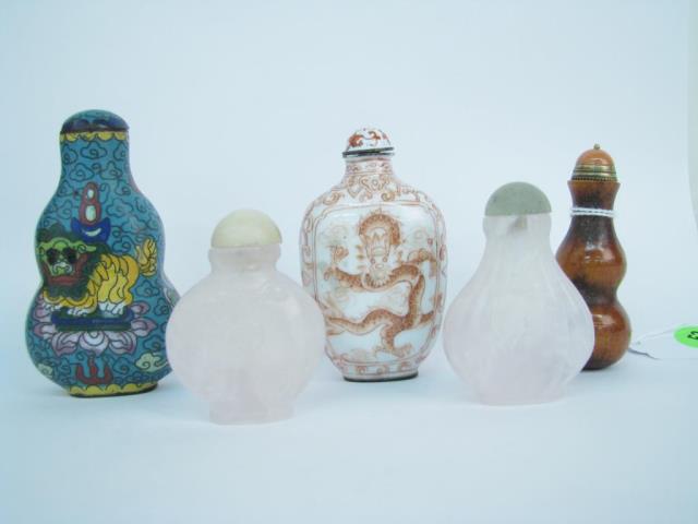 Appraisal: A group of five Chinese snuff bottles including one wooden