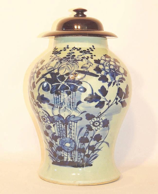 Appraisal: th C Chinese Porcelain Temple Jar th Century With blue