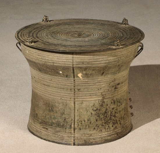 Appraisal: Thai 'Shang Hill' Bronze Drum th Century Verdigris patina Lower