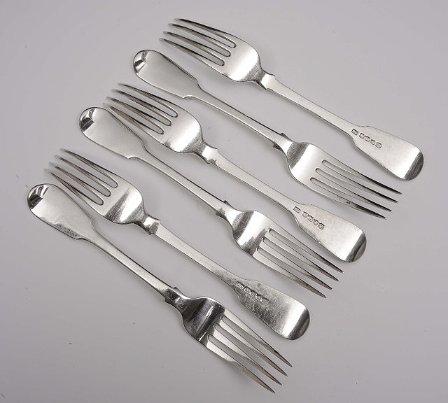 Appraisal: A set of six fiddle pattern silver dinner forksLondon grams