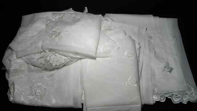 Appraisal: Lot of assorted chiffon lace draperies Includes pieces of varying