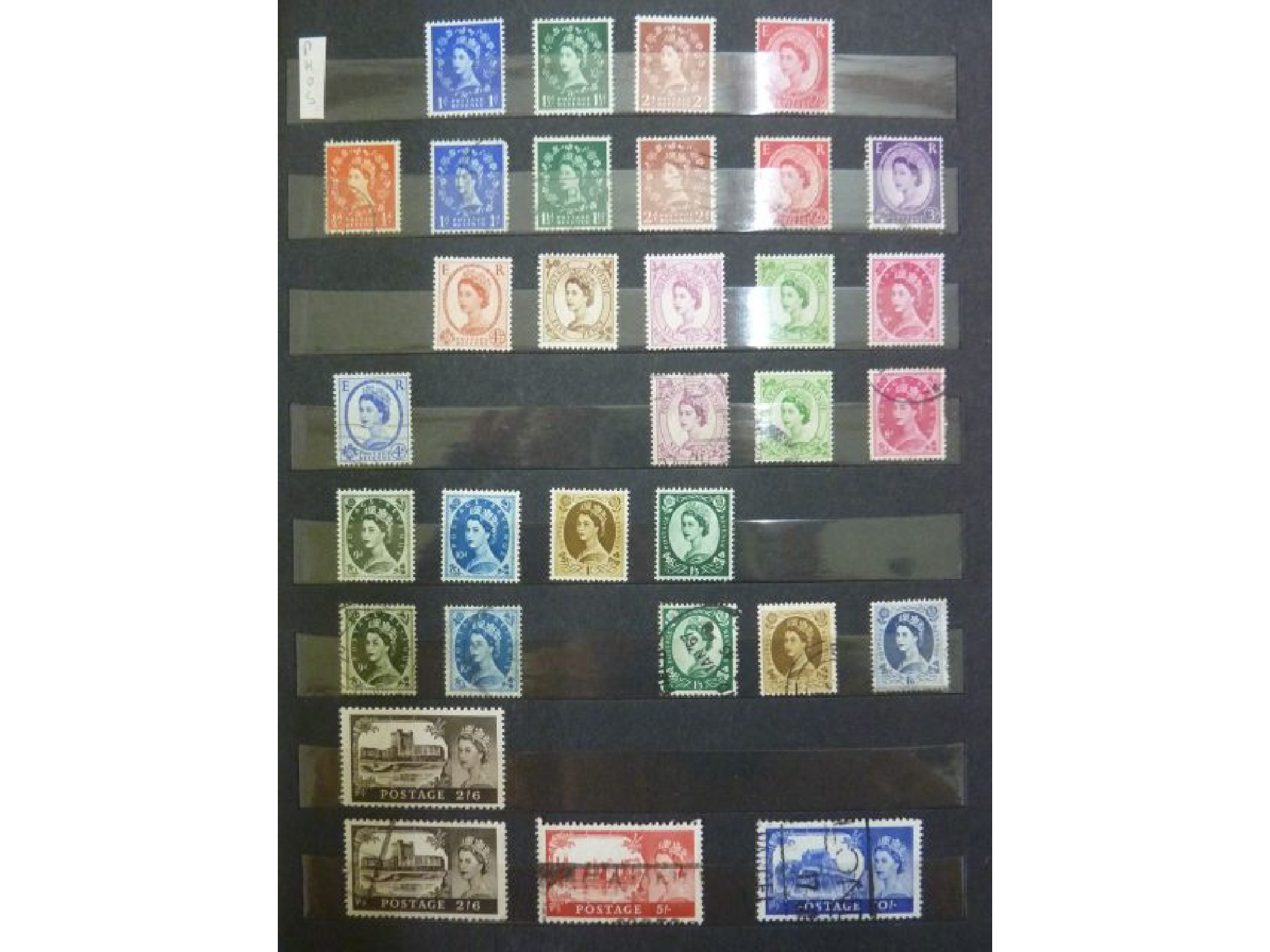 Appraisal: An album containing a large quantity of British stamps some