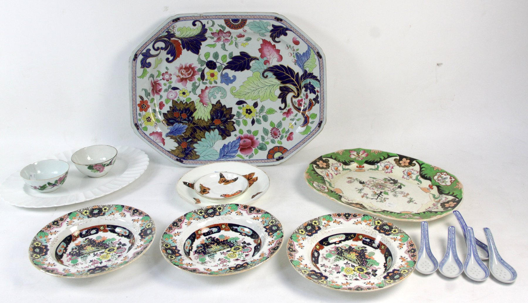 Appraisal: A quantity of ceramic table ware including an oval serving