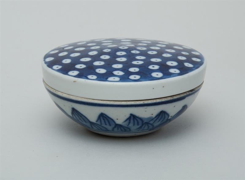 Appraisal: CHINESE BLUE AND WHITE PORCELAIN POMADE POT AND COVER Unmarked