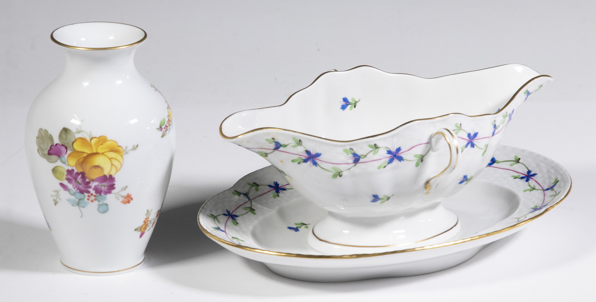 Appraisal: PCS HEREND CHINA Fine Hungarian Porcelain by Herend incl Gravy