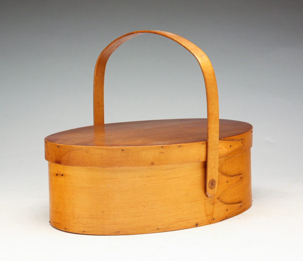 Appraisal: SHAKER BENTWOOD SEWING BOX Late th century maple Oval with