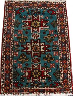 Appraisal: HAND WOVEN ORIENTAL MAT SHIRAZ HAND WOVEN ORIENTAL MAT SHIRAZ