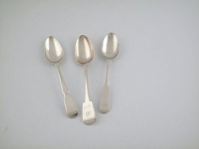 Appraisal: Nathanial Gillet a silver shaped Fiddle pattern teaspoon circa length