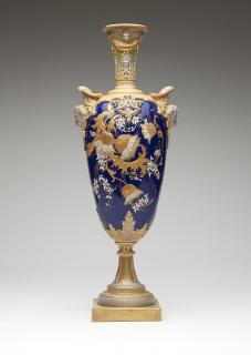 Appraisal: A Royal Worcester porcelain thistle vase Dated with black overglaze