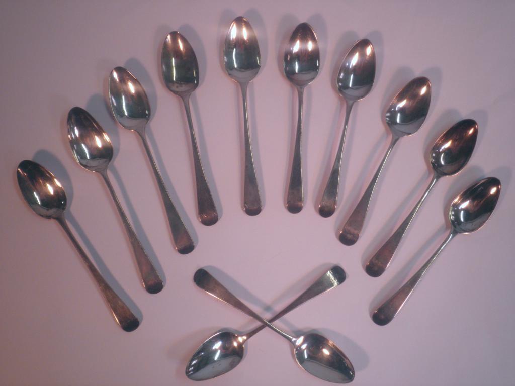 Appraisal: Twelve early thC silver Old English pattern teaspoons various makers