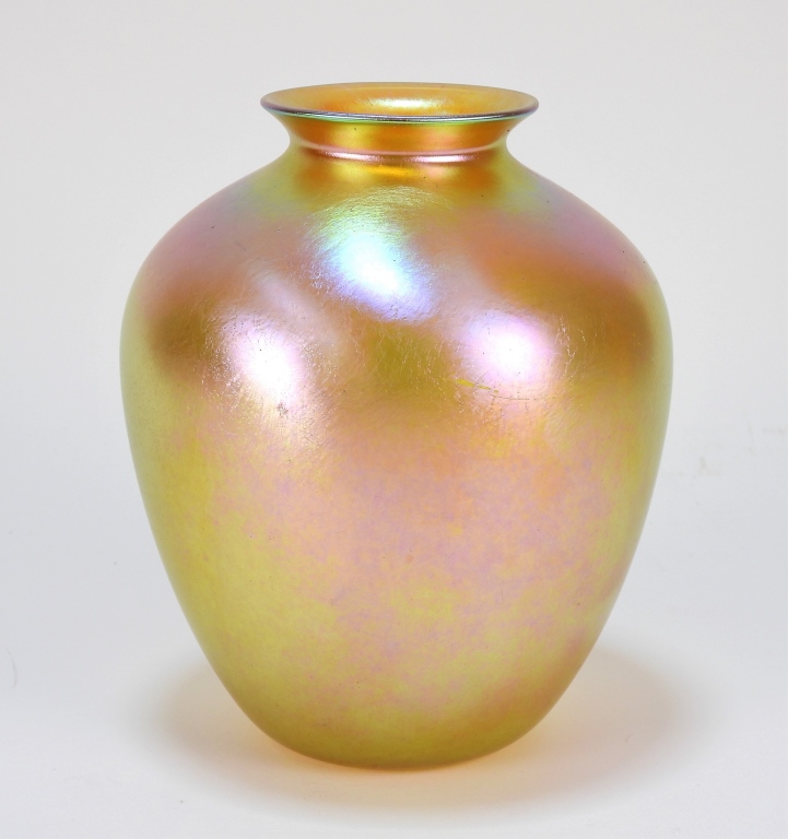 Appraisal: QUEZAL IRIDESCENT ART GLASS VASE New YorkEarly th CenturyShapely squat