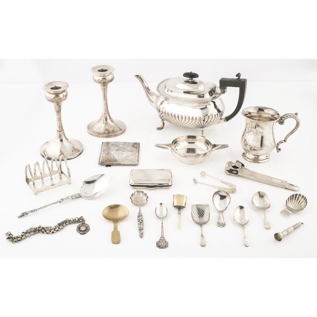 Appraisal: A group of items to include a teapot London of