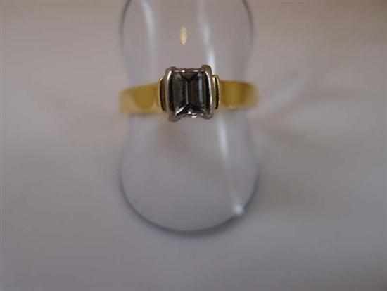 Appraisal: A DIAMOND RING STAMPED CT GOLD