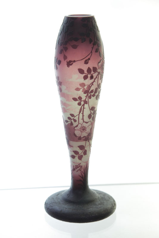 Appraisal: DE VEZ CAMEO GLASS VASE Scenic vase in maroon depicting