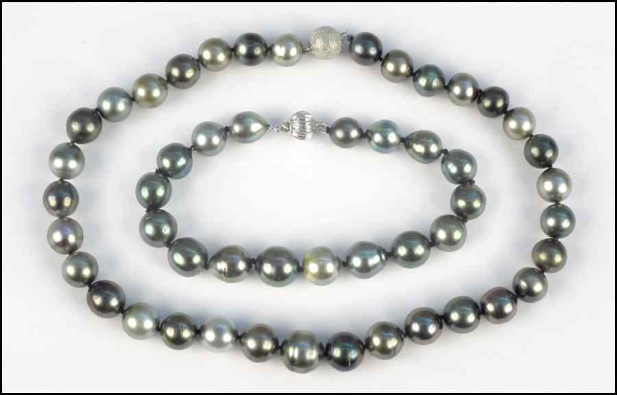 Appraisal: TAHITIAN PEARL NECKLACE pearls mm- mm Together with a Tahitian