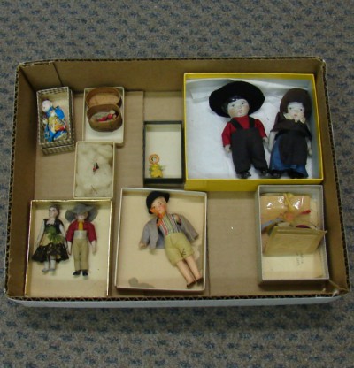 Appraisal: Lot of mini dolls All bisque Amish couple and additional