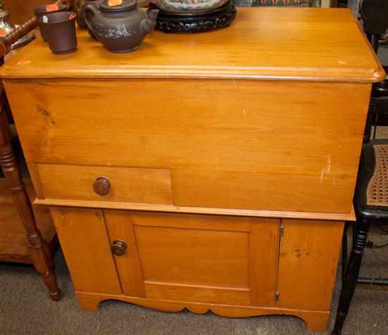 Appraisal: Pine lidded wash stand Estimate - No condition report supplied