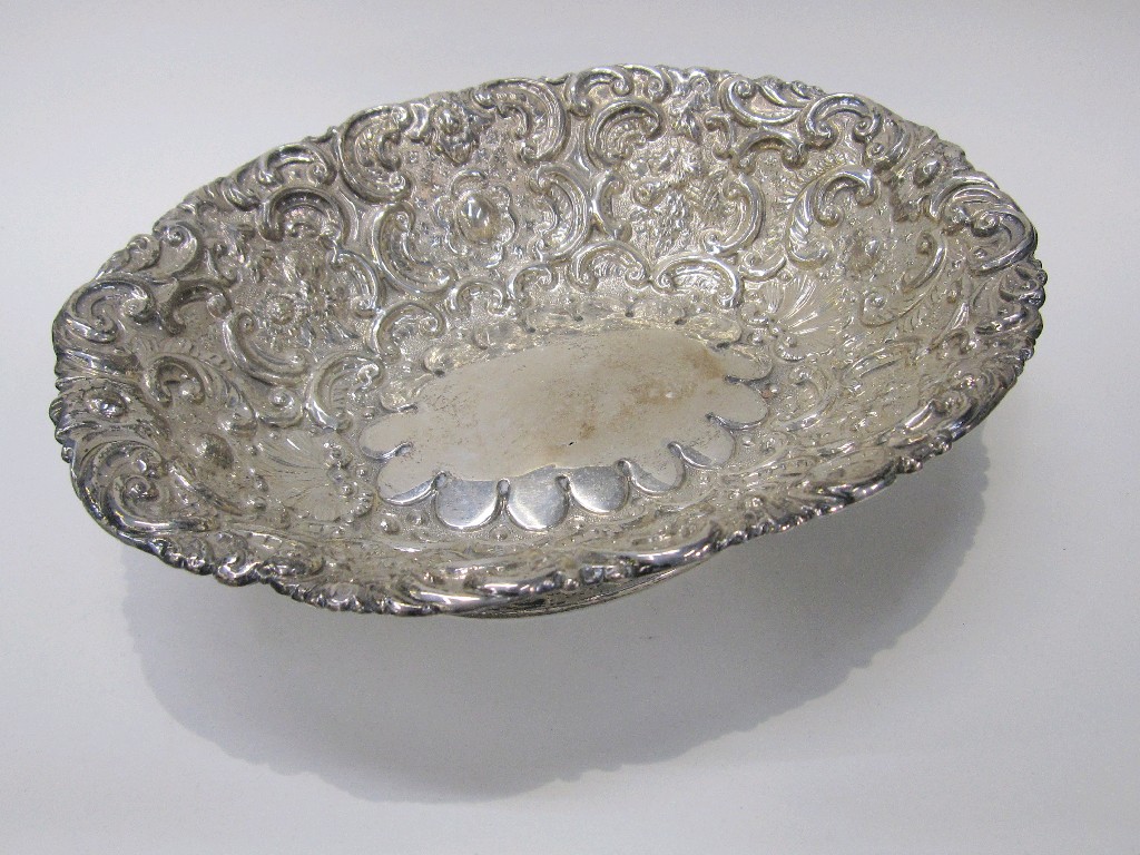 Appraisal: Victorian suite of three silver desert dishes oz London and