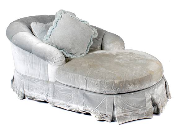 Appraisal: A contemporary upholstered chaise lounge height in length ft in